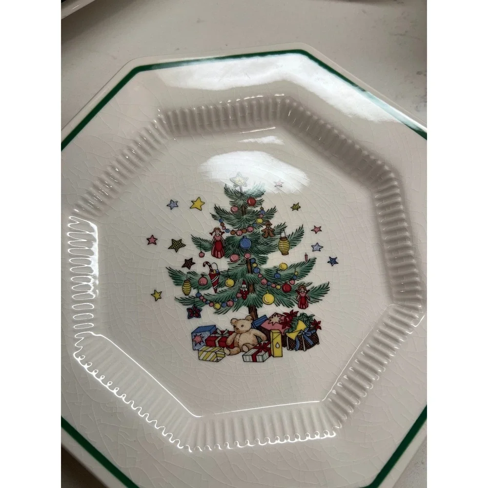 Vintage Nikko Christmastime Christmas Tree‎ Holiday Dinnerware 16 piece set